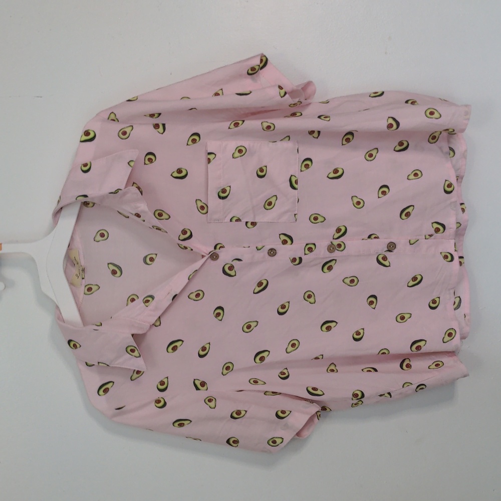 Avocado lovers baby pink crop button up 🥑🩷